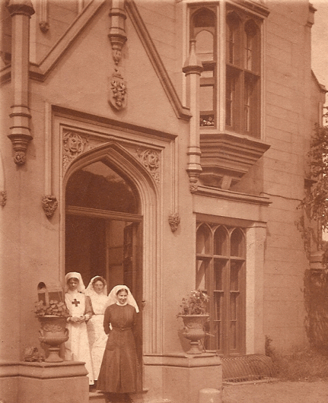 Matron & Nurses, Front door The Cenacle, Red Cross Hospital, New Brighton.